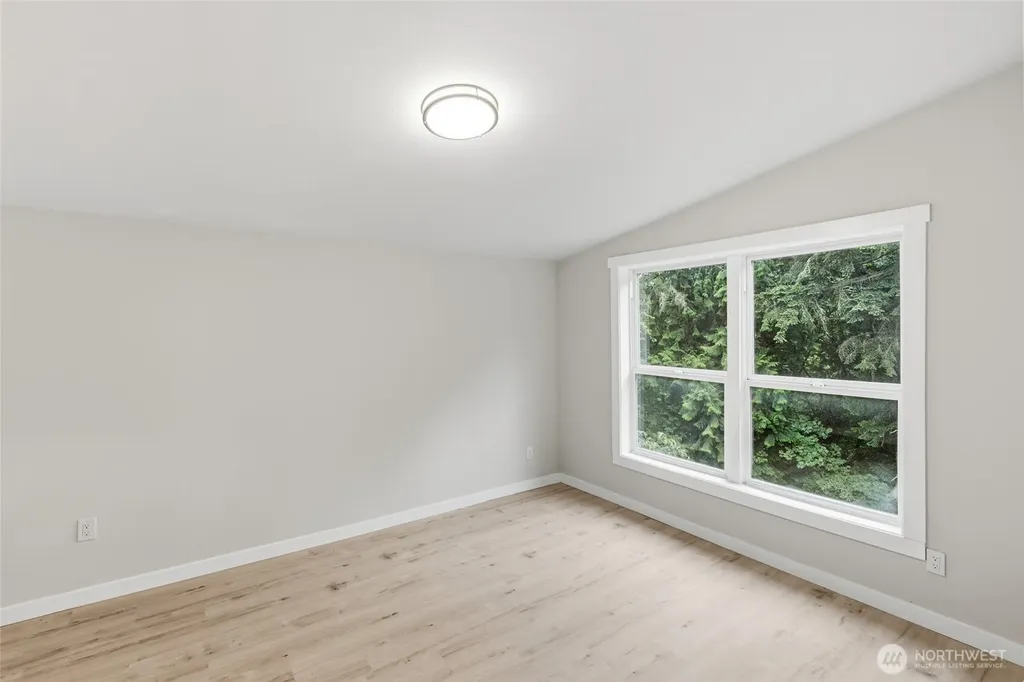 10953 N Madison Avenue NE Bainbridge Island WA 98110