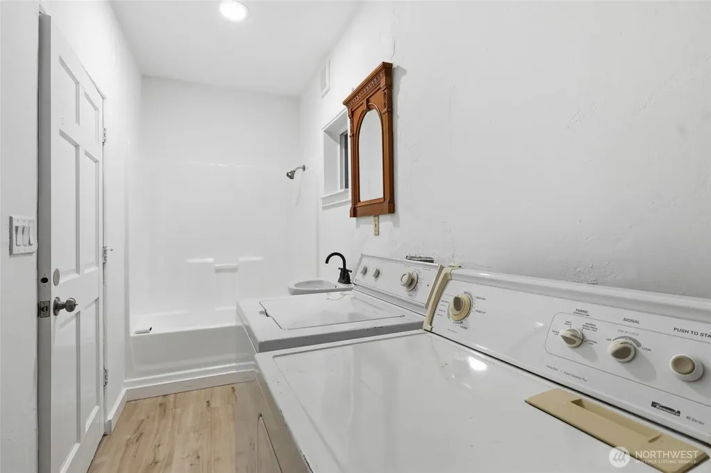 10953 N Madison Avenue NE Bainbridge Island WA 98110
