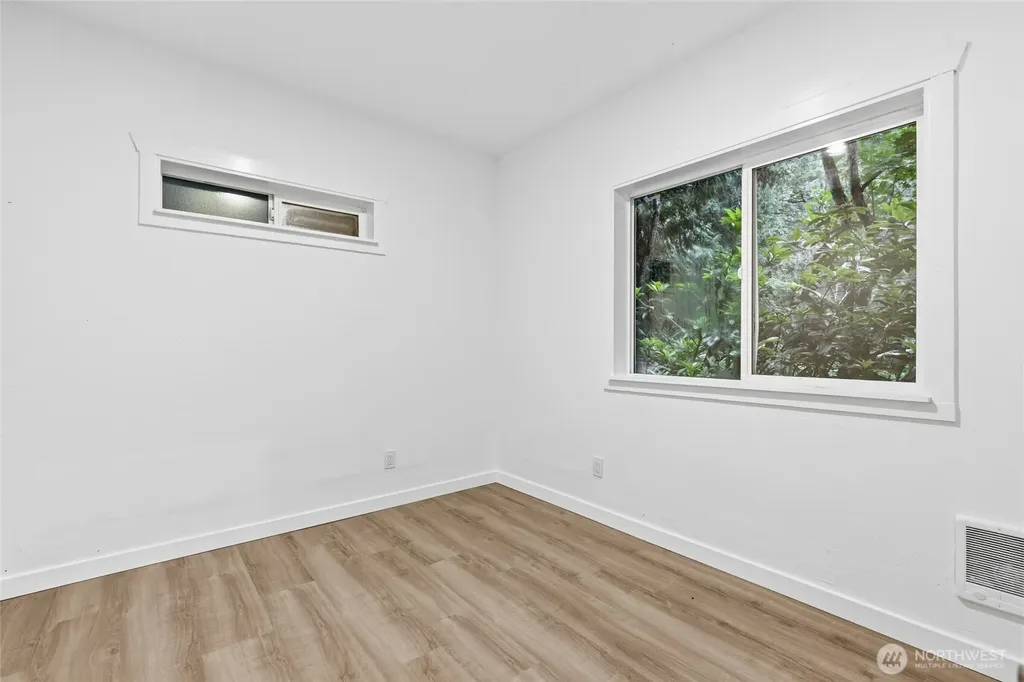 10953 N Madison Avenue NE Bainbridge Island WA 98110