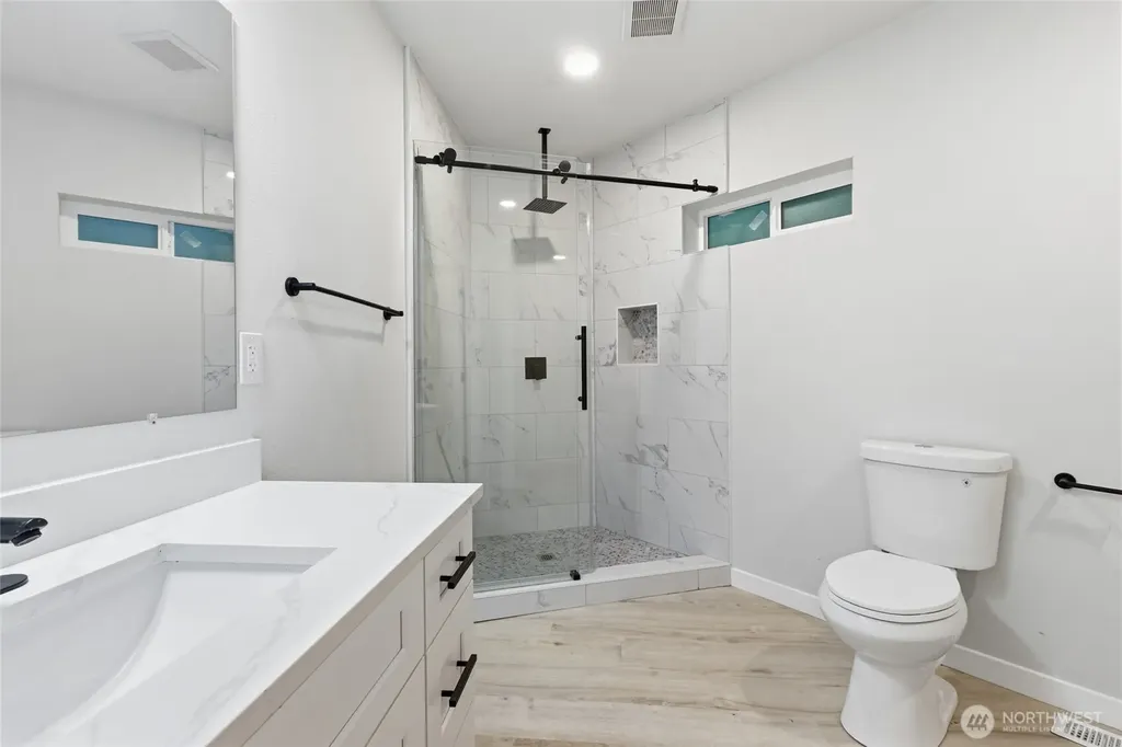 10953 N Madison Avenue NE Bainbridge Island WA 98110