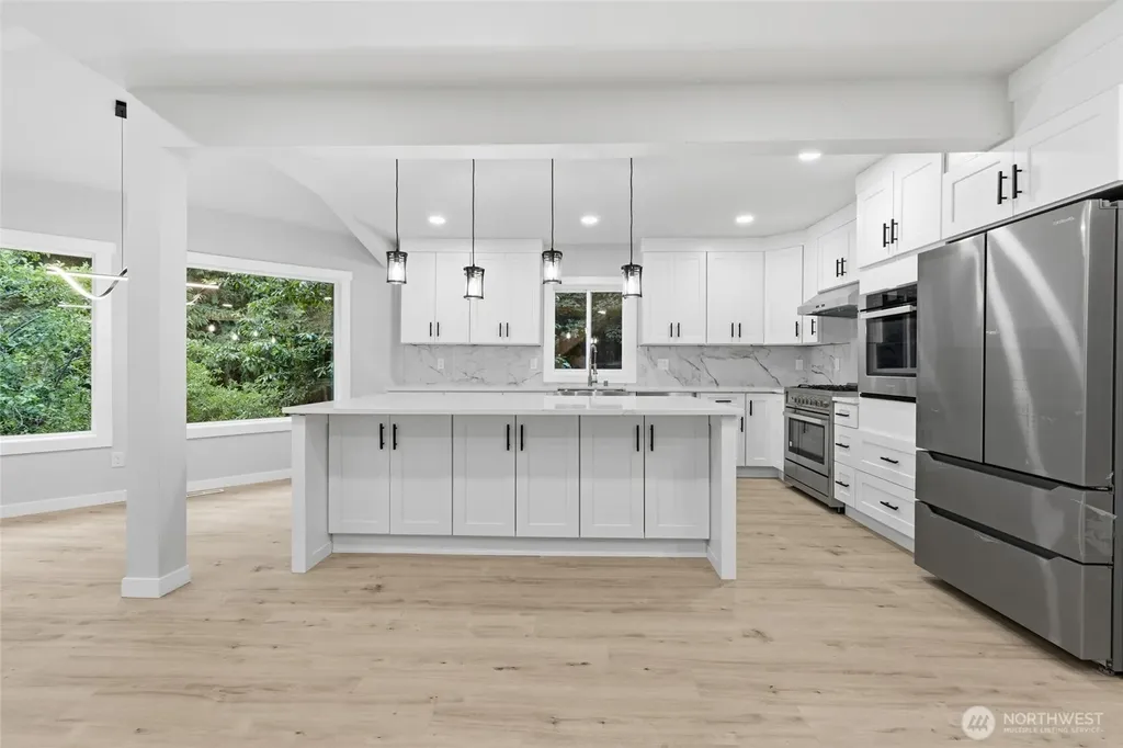 10953 N Madison Avenue NE Bainbridge Island WA 98110