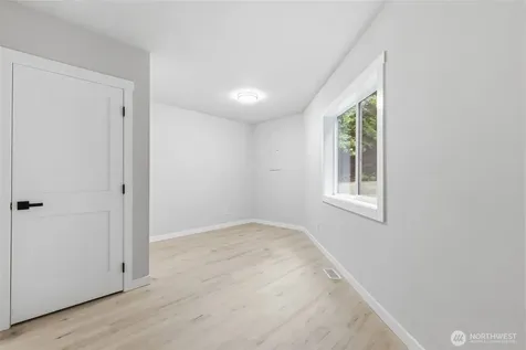 10953 N Madison Avenue NE Bainbridge Island WA 98110