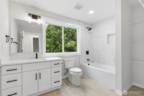 10953 N Madison Avenue NE Bainbridge Island WA 98110