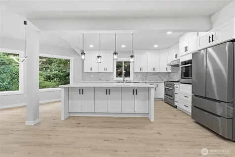 10953 N Madison Avenue NE Bainbridge Island WA 98110