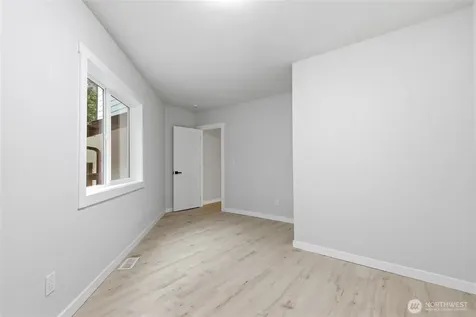 10953 N Madison Avenue NE Bainbridge Island WA 98110