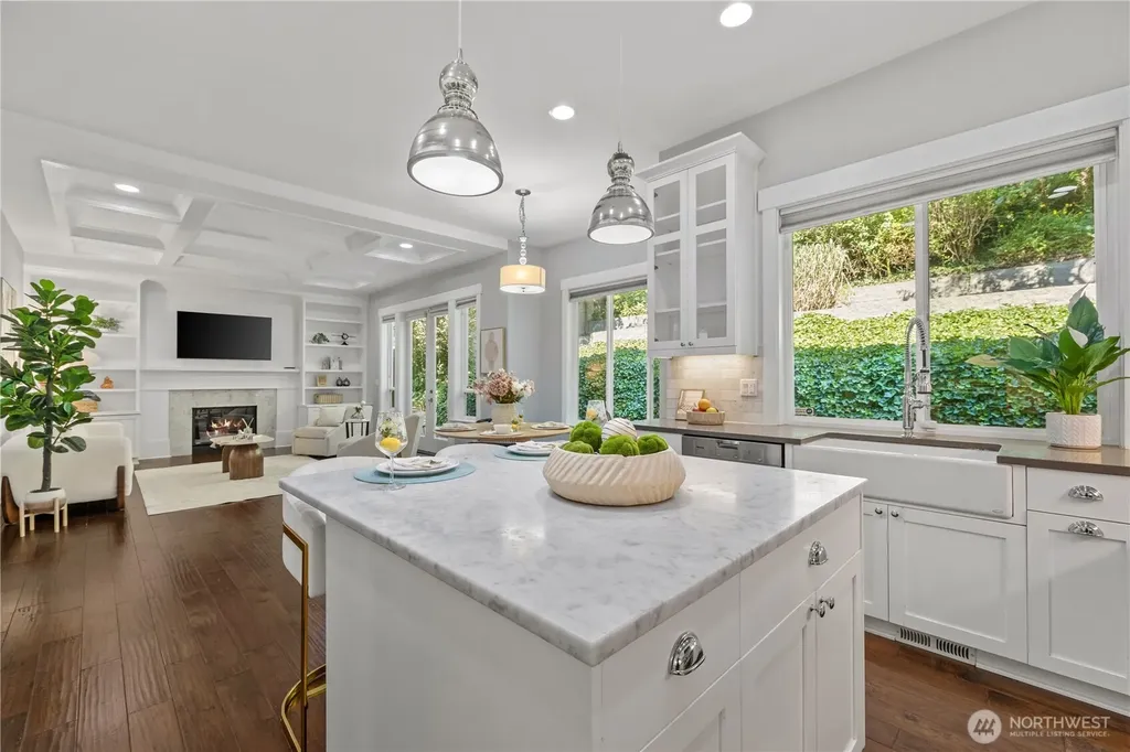 2424 108th Avenue NE Bellevue WA 98004
