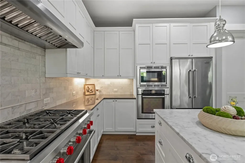 2424 108th Avenue NE Bellevue WA 98004