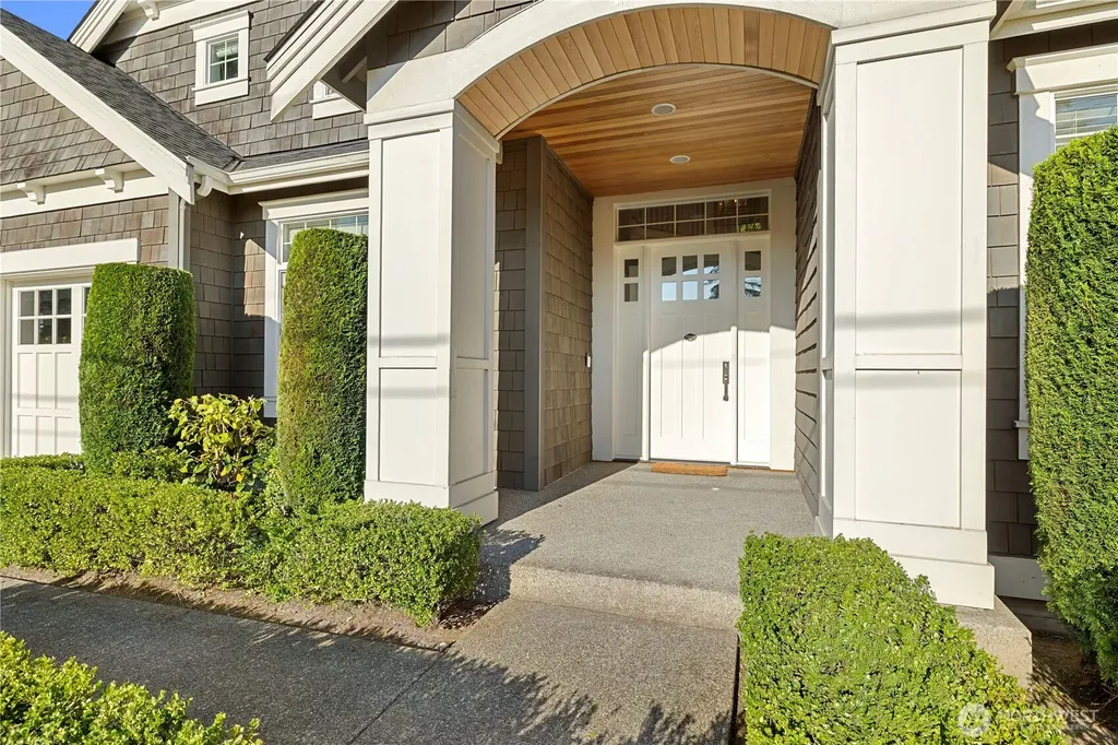 2424 108th Avenue NE Bellevue WA 98004