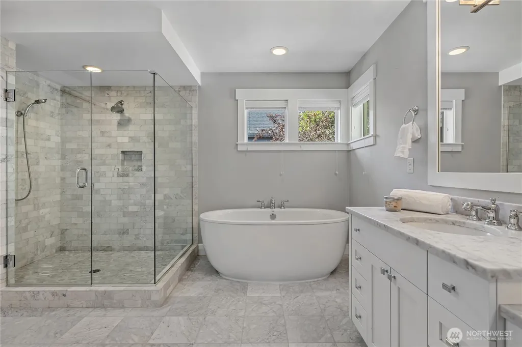 2424 108th Avenue NE Bellevue WA 98004