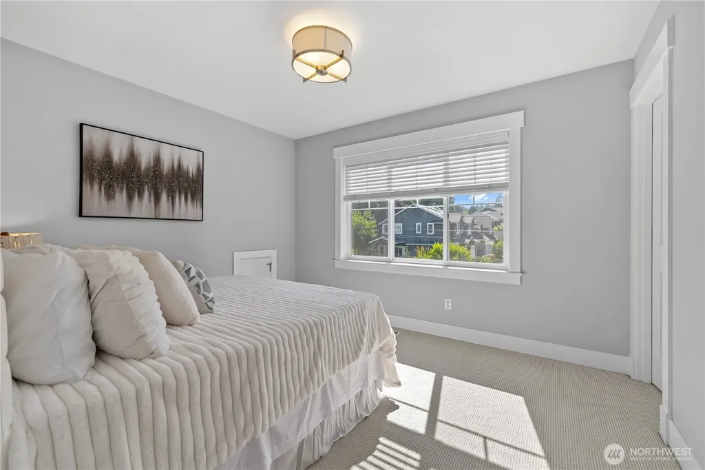 2424 108th Avenue NE Bellevue WA 98004