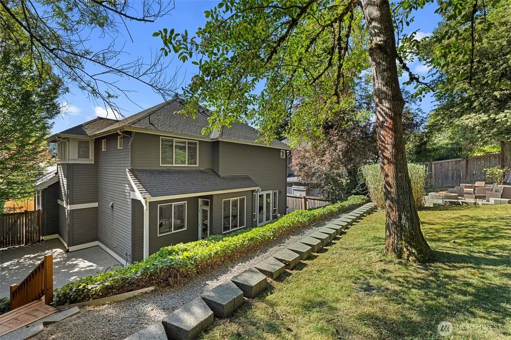 2424 108th Avenue NE Bellevue WA 98004