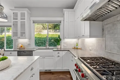 2424 108th Avenue NE Bellevue WA 98004