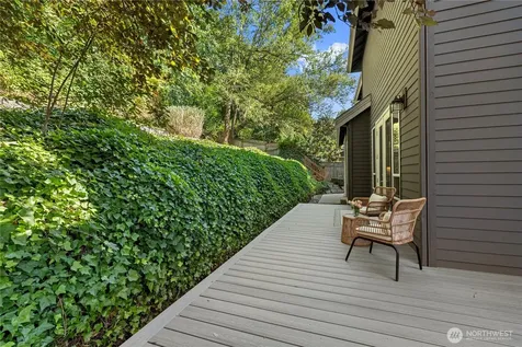 2424 108th Avenue NE Bellevue WA 98004
