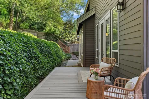 2424 108th Avenue NE Bellevue WA 98004