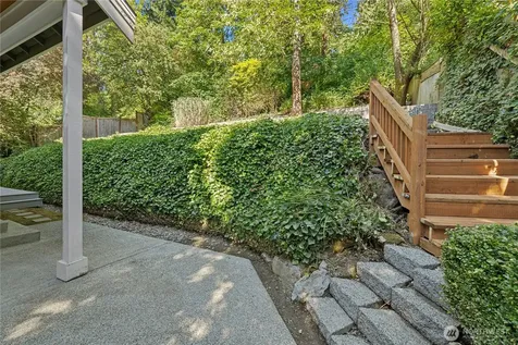 2424 108th Avenue NE Bellevue WA 98004