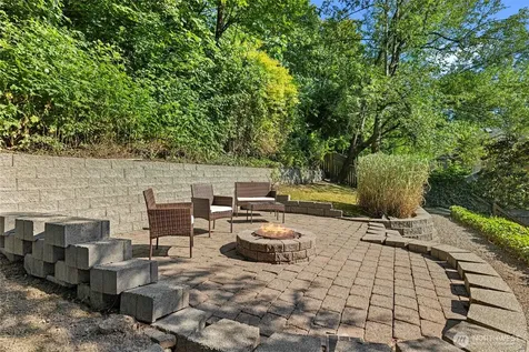 2424 108th Avenue NE Bellevue WA 98004
