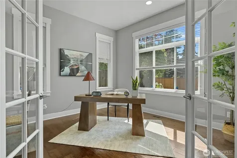 2424 108th Avenue NE Bellevue WA 98004
