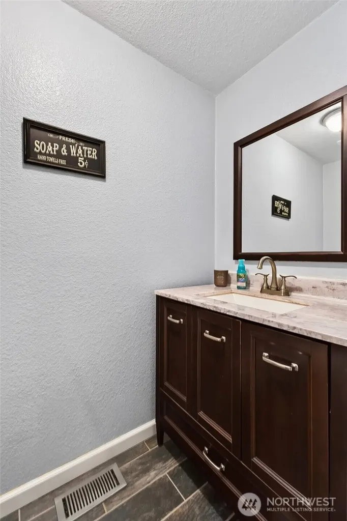 14401 106th Avenue Ct E Puyallup WA 98374