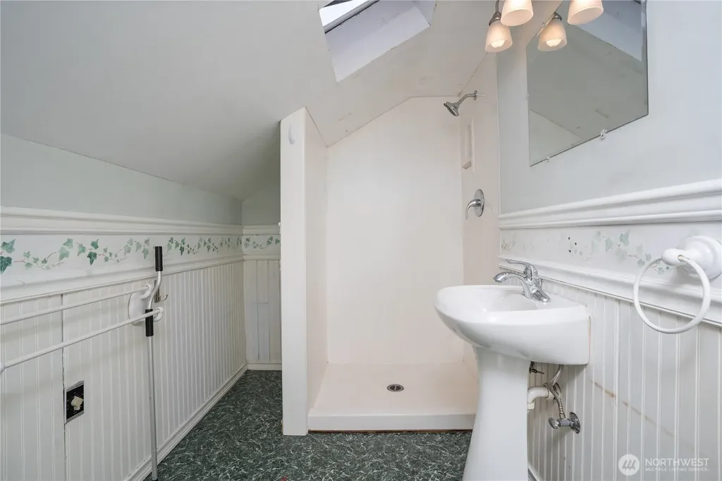 2214 N Washington Street Tacoma WA 98406