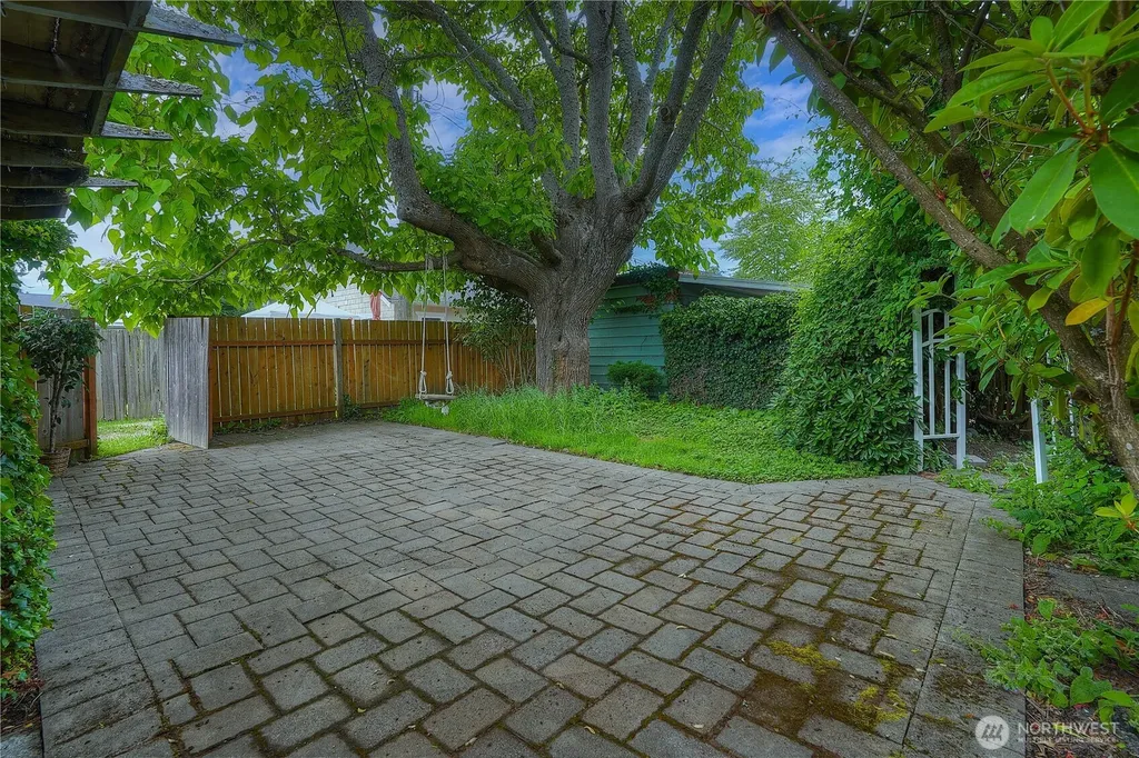2214 N Washington Street Tacoma WA 98406