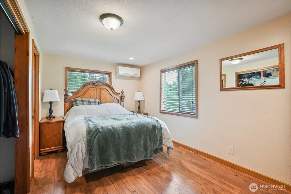 1430 Hazel Dell Castle Rock WA 98611