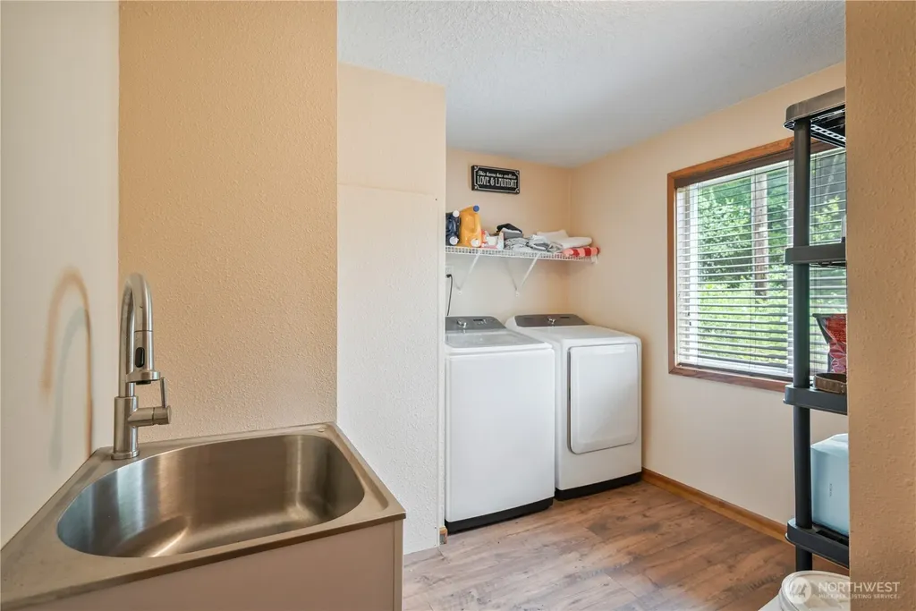1430 Hazel Dell Castle Rock WA 98611