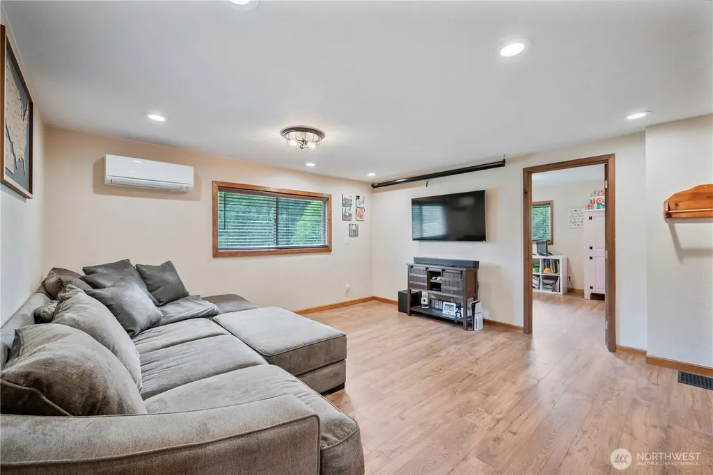 1430 Hazel Dell Castle Rock WA 98611