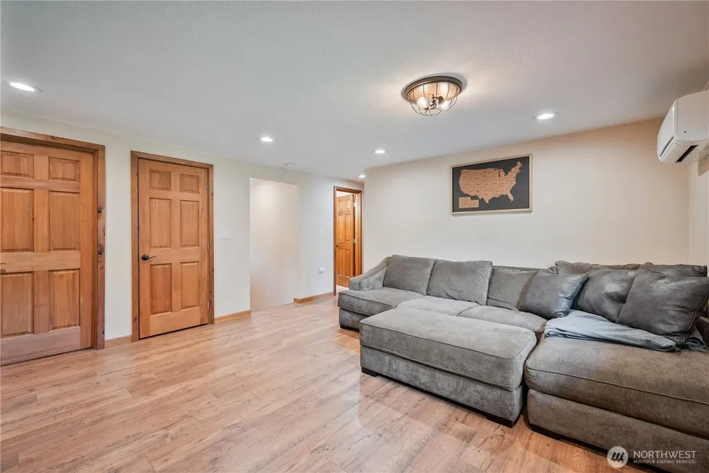 1430 Hazel Dell Castle Rock WA 98611