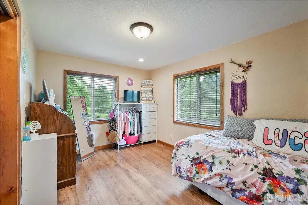 1430 Hazel Dell Castle Rock WA 98611