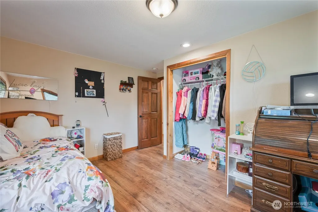 1430 Hazel Dell Castle Rock WA 98611
