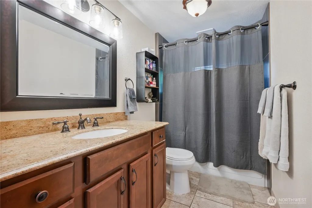1430 Hazel Dell Castle Rock WA 98611