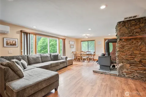 1430 Hazel Dell Castle Rock WA 98611