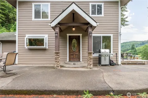 1430 Hazel Dell Castle Rock WA 98611