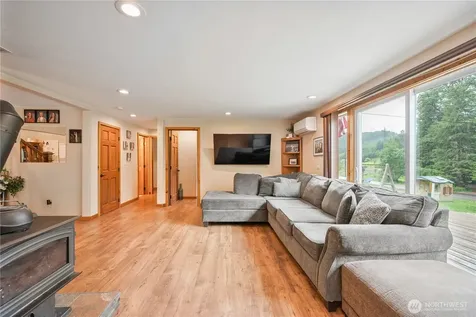 1430 Hazel Dell Castle Rock WA 98611