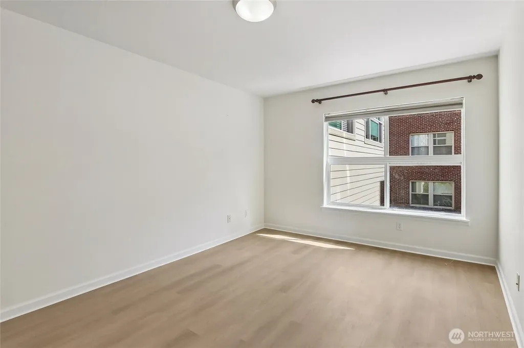 621 5th Avenue N Seattle WA 98109