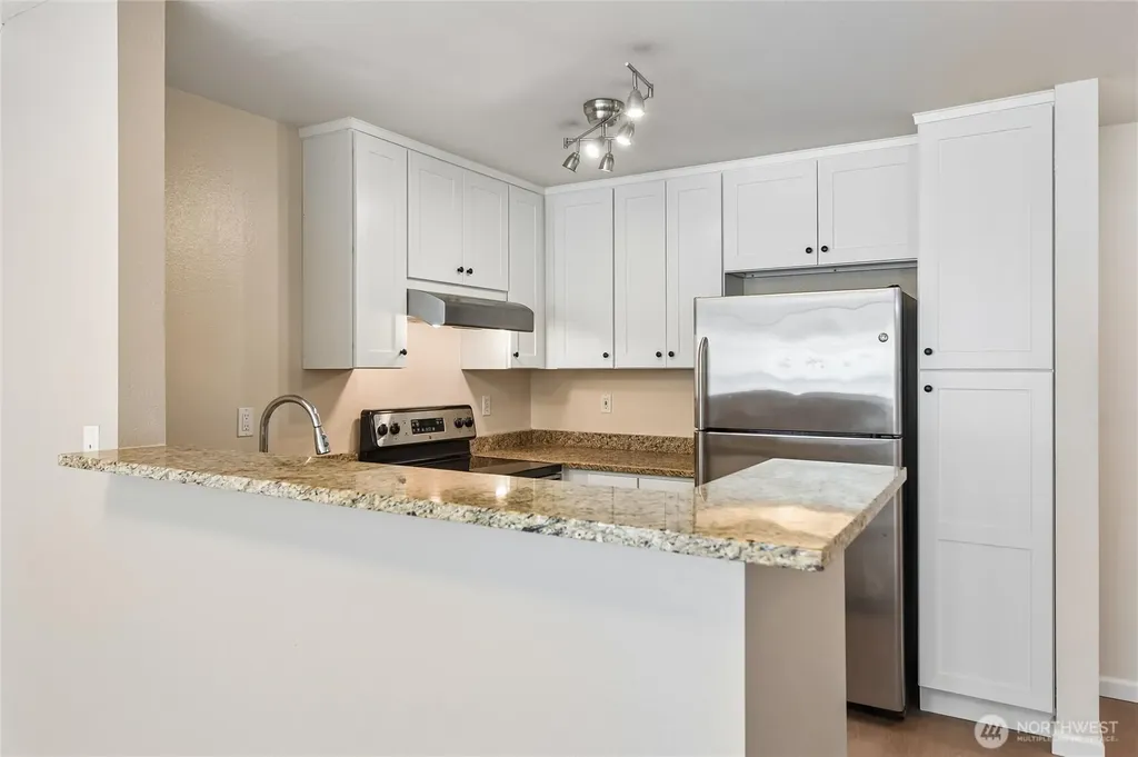 621 5th Avenue N Seattle WA 98109