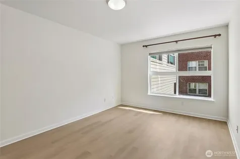 621 5th Avenue N Seattle WA 98109