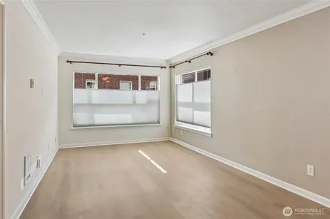 621 5th Avenue N Seattle WA 98109