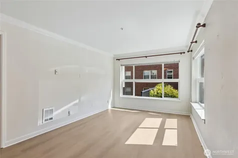 621 5th Avenue N Seattle WA 98109
