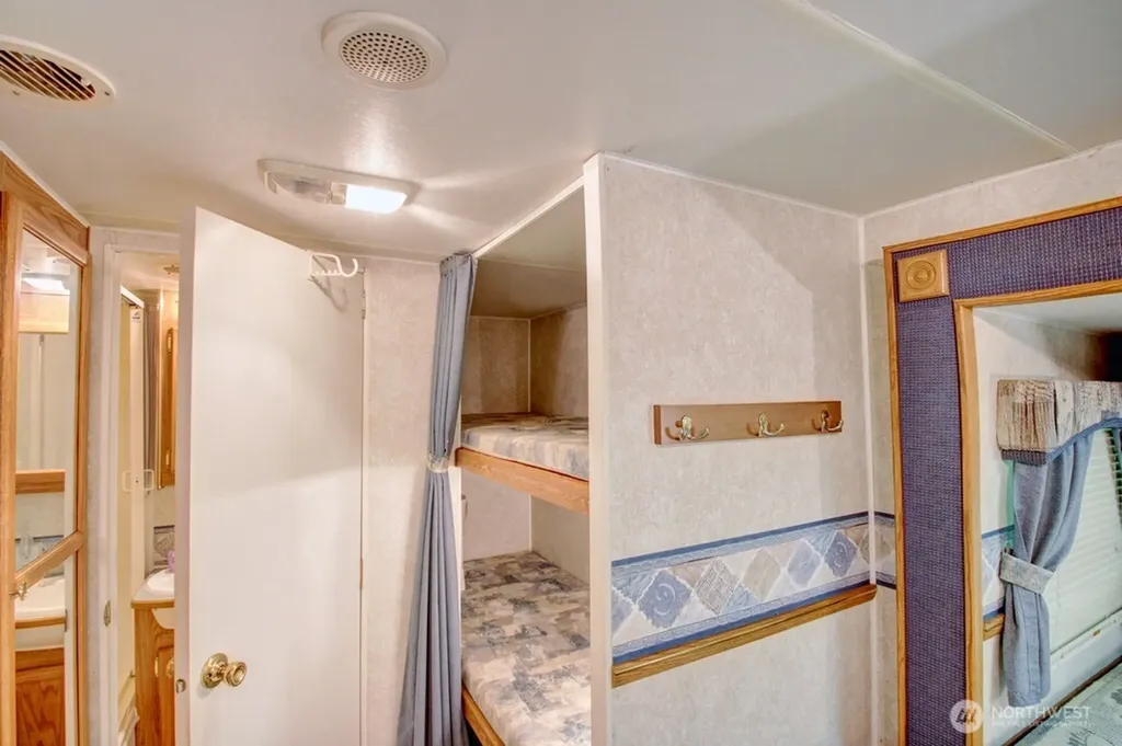 290 Schinn Canyon Drive Deming WA 98244