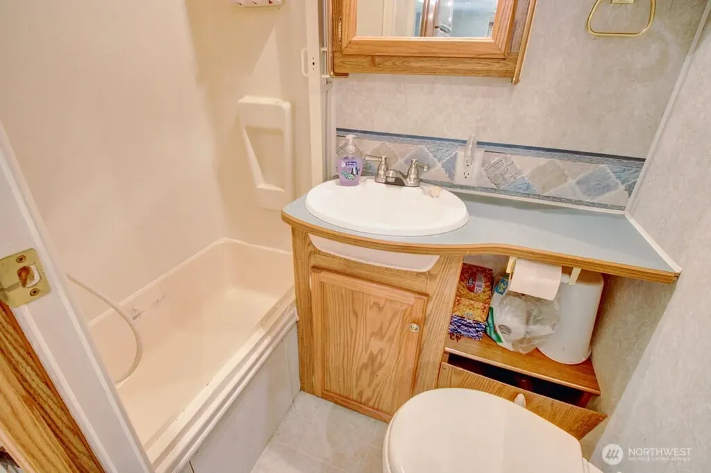 290 Schinn Canyon Drive Deming WA 98244