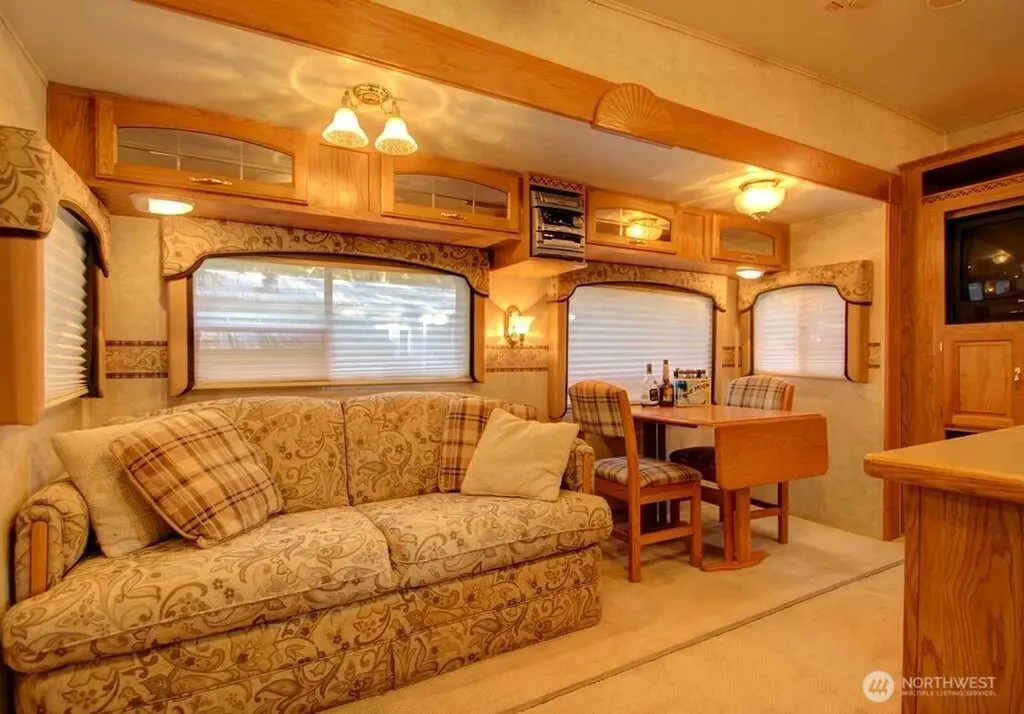 161 Christmas Tree Circle Deming WA 98244
