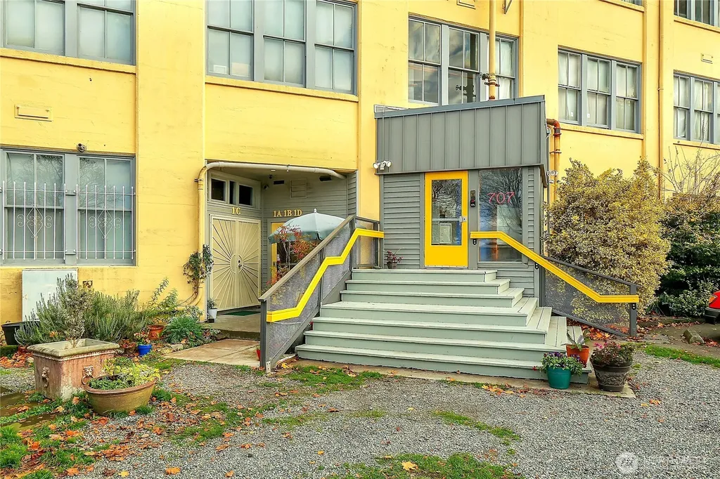 707 S Snoqualmie Street Seattle WA 98108
