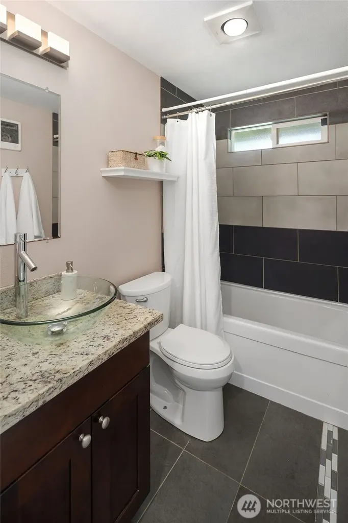 10902 26th Avenue SW Seattle WA 98146