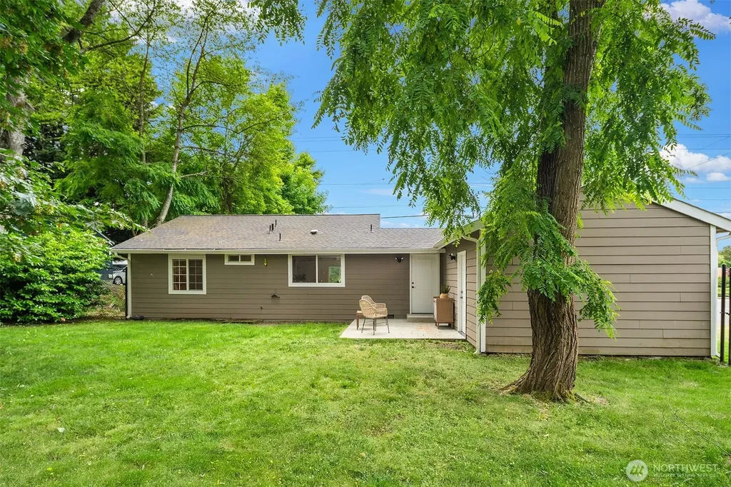 10902 26th Avenue SW Seattle WA 98146