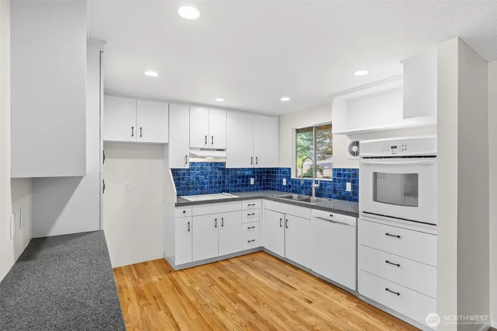 1550 172nd Avenue NE Bellevue WA 98008