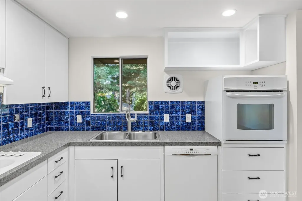 1550 172nd Avenue NE Bellevue WA 98008