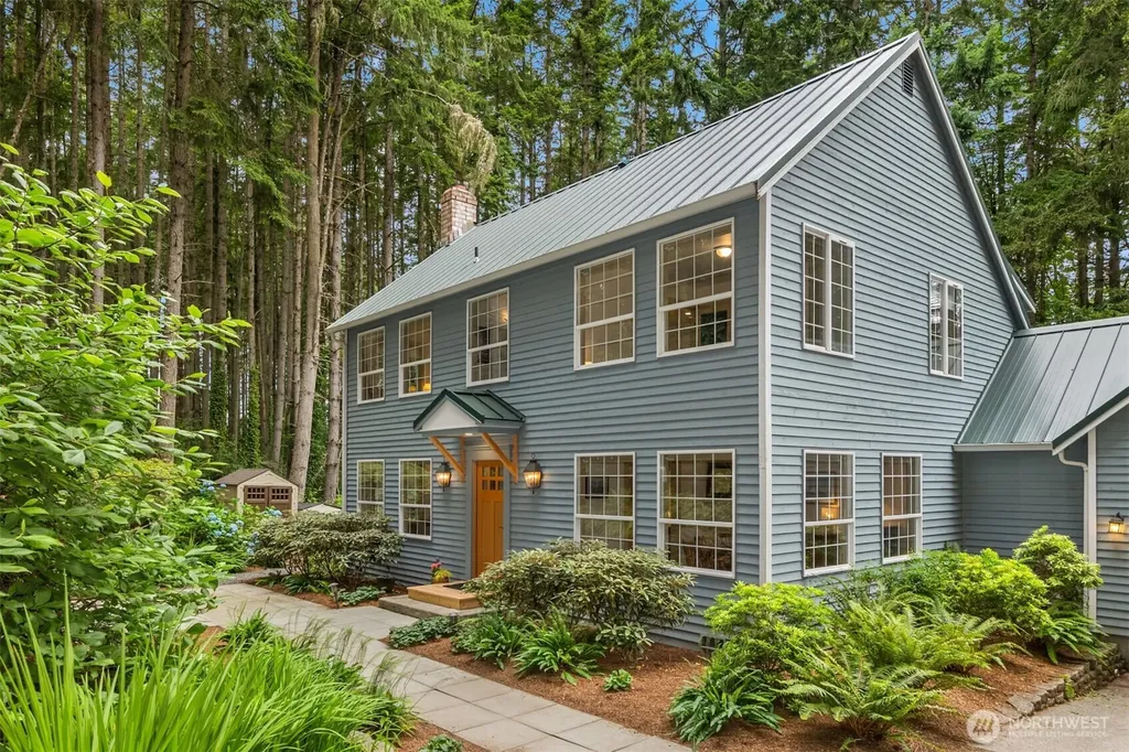 5249 Rose Avenue NE Bainbridge Island WA 98110