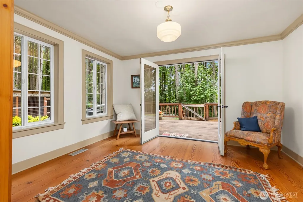 5249 Rose Avenue NE Bainbridge Island WA 98110