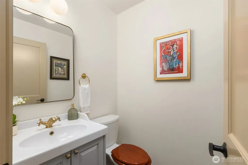 5249 Rose Avenue NE Bainbridge Island WA 98110